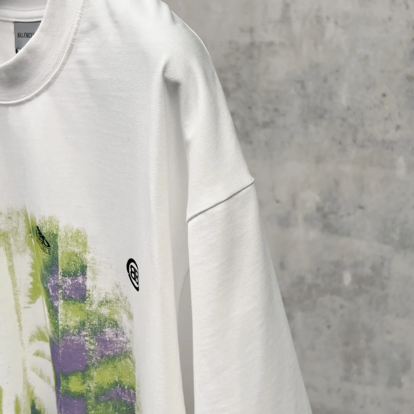 【 . Quality】BALENCI*GA/ .SS 26 New Arrival 。 LOGO T 。 . Authentic 。 ！ ZP 。 260 ， . ， ， 。 。 ， 。 OS . Same Style ：BL 263785 ：White Size：XS S M L